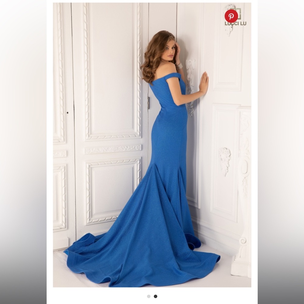 Size 2 Royal Blue Lucci Lu Mermaid Off Shoulder Prom Dress